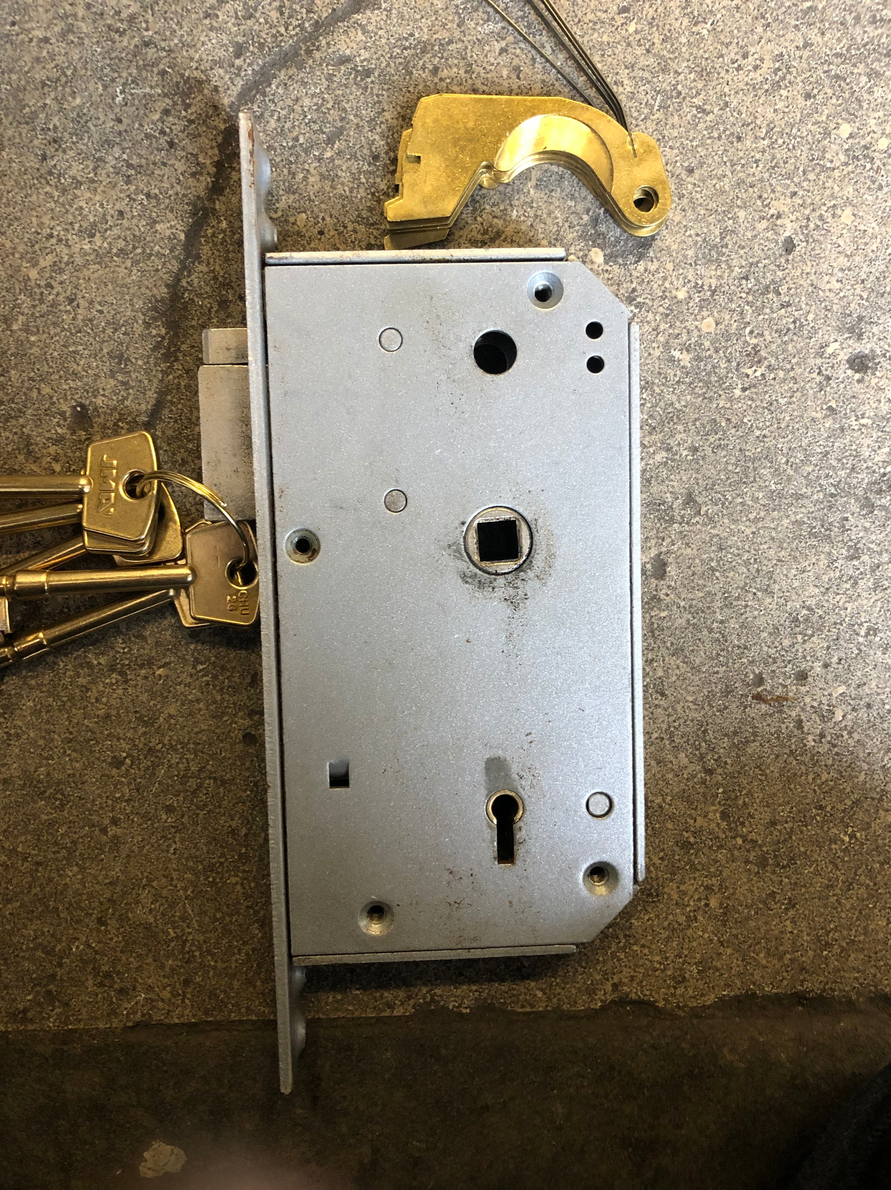 Swansea locksmith. change locks, lost keys